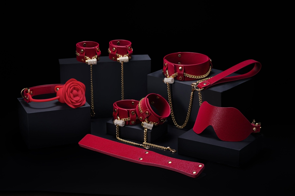 red bondage kit